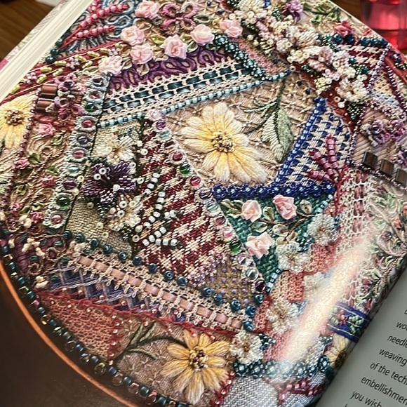 “Hand Stitched Crazy Patchwork” Book Hazel Bloom Techniques Projects Softcover - Picture 8 of 11